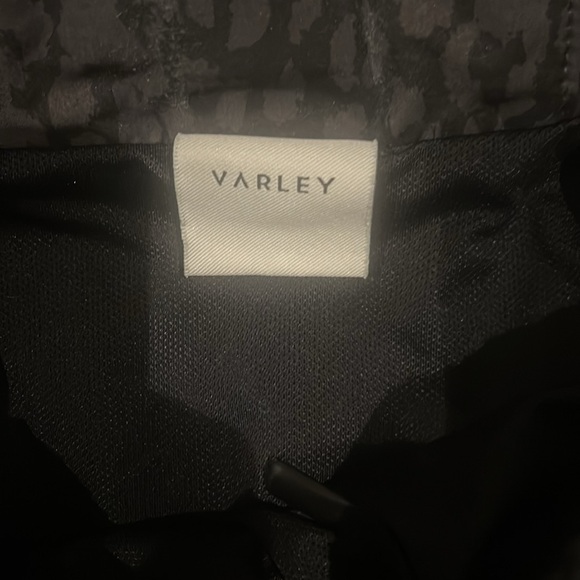 Varley leopard print workout black shorts - Picture 2 of 3
